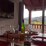 T3 Proche D'espelette Dans Domaine Avec Piscine Souraïde