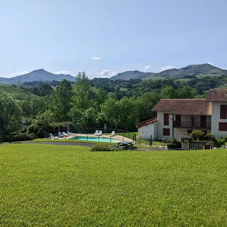 T3 Proche D'espelette Dans Domaine Avec Piscine Appartamento Souraïde