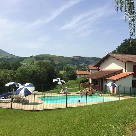 T3 Proche D'espelette Dans Domaine Avec Piscine Appartamento *